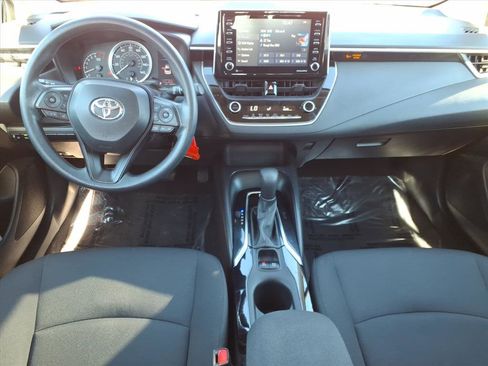 Used 2021 Toyota Corolla LE image 15