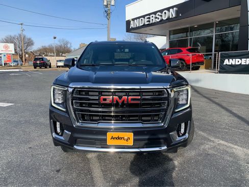 Used 2021 GMC Yukon XL SLT w/ SLT Premium Package image 2