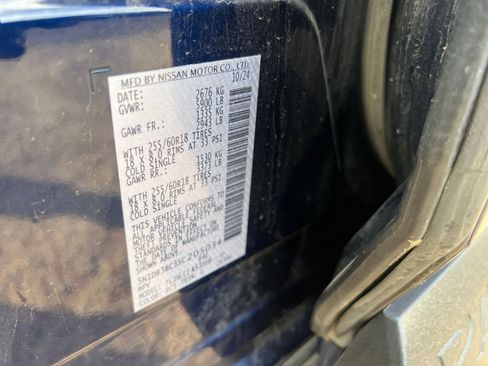 Used 2025 Nissan Pathfinder SV image 29