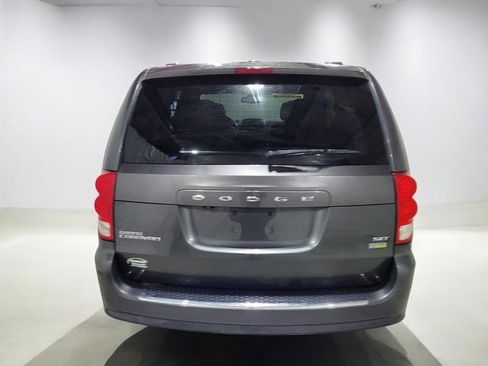 Used 2018 Dodge Grand Caravan SXT image 18