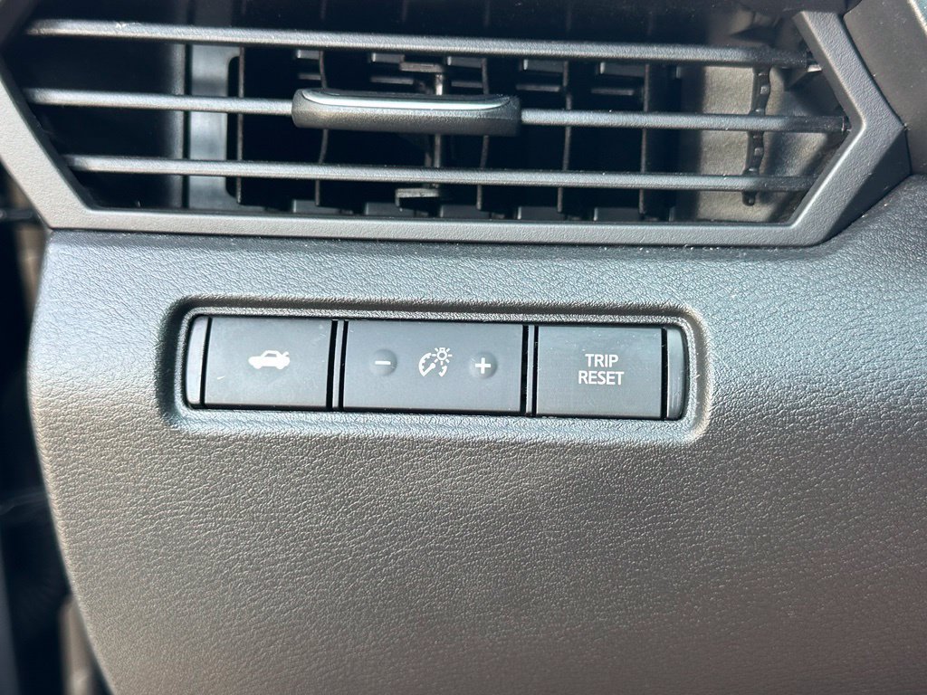Used 2025 Nissan Altima 2.5 SV FWD image 30