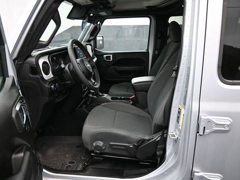 Used 2024 Jeep Wrangler Sport S image 10