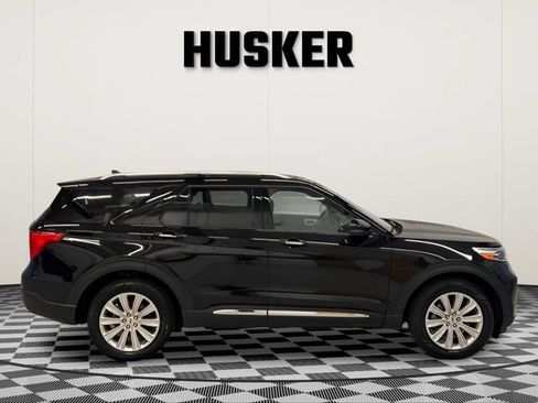 Used 2022 Ford Explorer Limited w/ Limited Technology Package AWD/4WD image 2