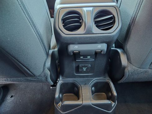 Used 2023 Jeep Gladiator Overland image 32