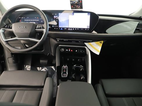 New 2025 Audi Q5 Premium Plus image 18