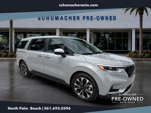 Used 2024 Kia Carnival EX FWD image 1