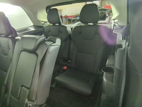 Used 2019 Volvo XC90 T5 Momentum w/ Multimedia Package image 34