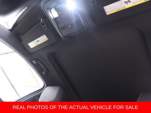 Used 2021 Cadillac XT5 Premium Luxury w/ LPO, Floor Liner Package FWD image 15