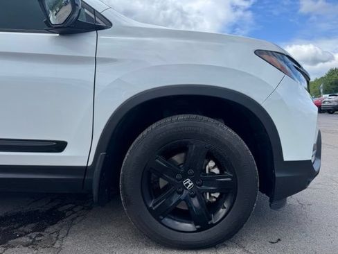 Used 2023 Honda Ridgeline Black Edition image 11