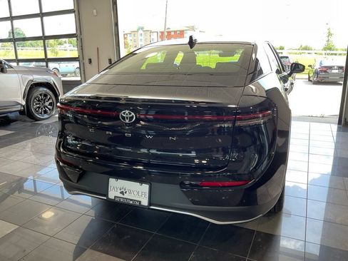 Certified 2023 Toyota Crown AWD/4WD image 5