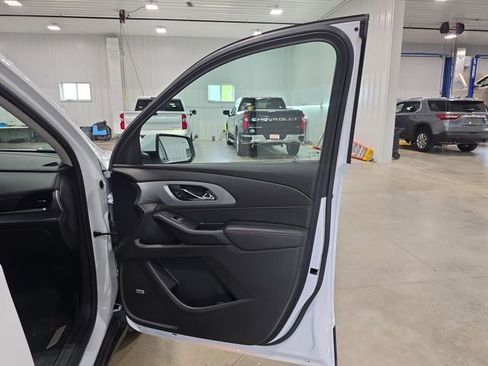 Used 2021 Chevrolet Traverse RS w/ LPO, Floor Liner Package AWD/4WD image 34