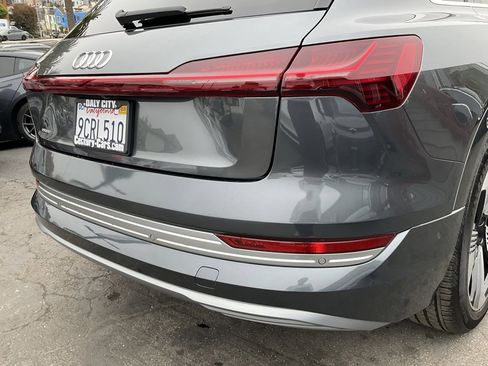 Used 2019 Audi e-tron Prestige w/ Prestige Package image 81