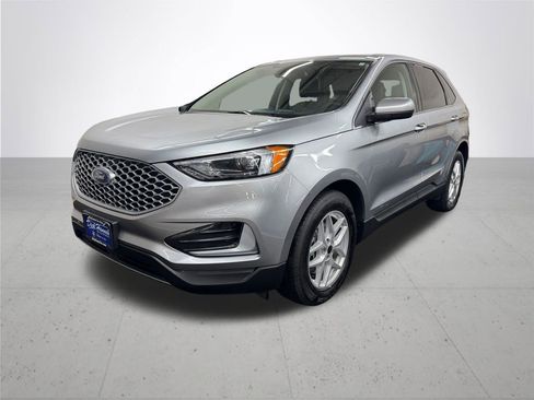 Used 2024 Ford Edge SEL image 2