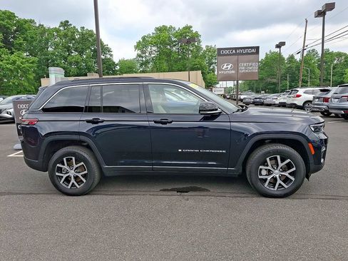 Used 2024 Jeep Grand Cherokee Limited w/ Trailer Tow Package AWD/4WD image 10