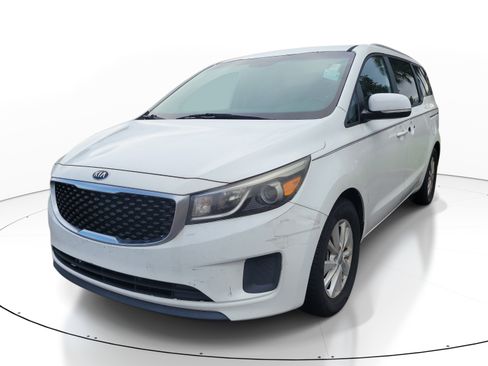 Used 2016 Kia Sedona LX w/ LX Convenience Package FWD image 3