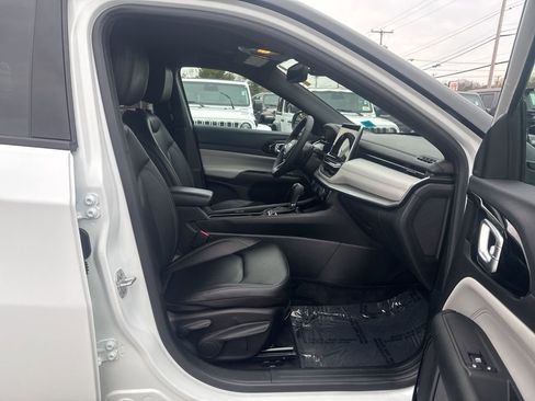 Used 2025 Jeep Compass Limited image 27