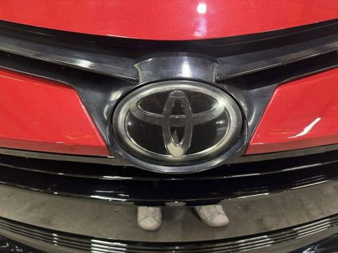 Used 2019 Toyota Corolla LE image 18