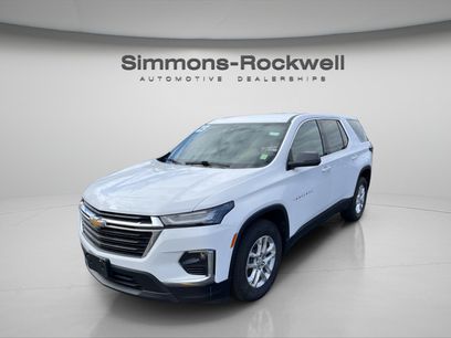 Used 2023 Chevrolet Traverse LS