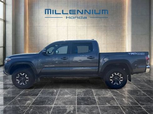 Used 2022 Toyota Tacoma TRD Off-Road AWD/4WD image 2