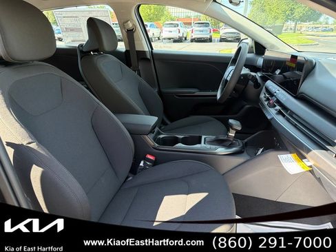 New 2026 Kia K4 FWD image 11