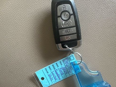 Used 2024 Ford Expedition Limited RWD image 14