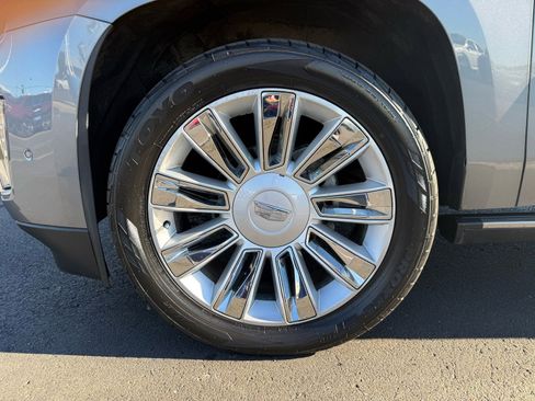 Used 2019 Cadillac Escalade ESV Platinum image 11
