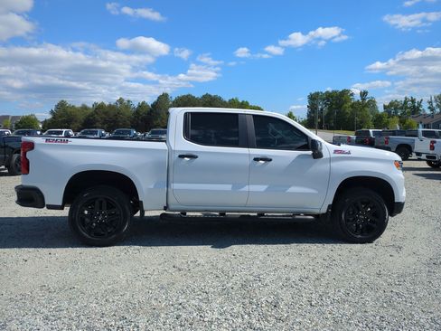Certified 2024 Chevrolet Silverado 1500 LT Trail Boss w/ LT Trail Boss Premium Package AWD/4WD image 11