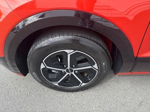 Certified 2023 Kia Niro FWD image 11