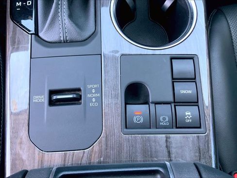 Used 2024 Toyota Highlander Platinum image 36