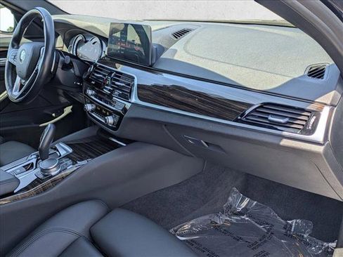 Used 2018 BMW 530i xDrive AWD/4WD image 22