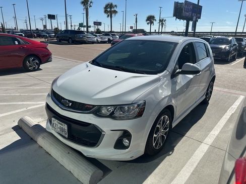 Used 2018 Chevrolet Sonic LT image 5
