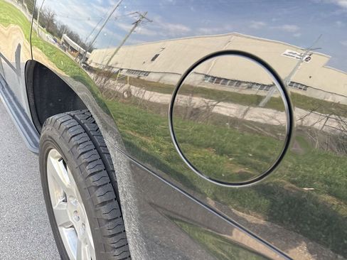 Used 2016 Chevrolet Tahoe LT w/ Luxury Package image 12