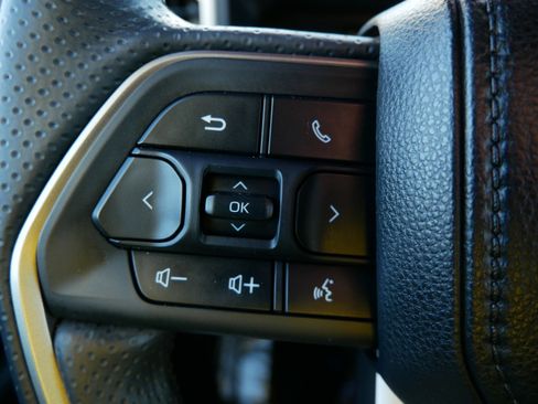 Used 2025 Toyota 4Runner SR5 image 31