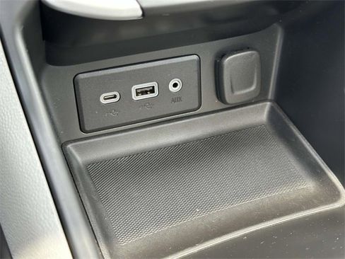 Used 2023 GMC Terrain SLE w/ Driver Convenience Package image 21