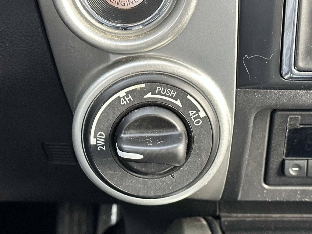 Used 2019 Nissan Titan PRO-4X w/ Pro-4x Convenience Package AWD/4WD image 37