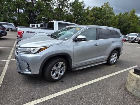 Used 2018 Toyota Highlander Limited FWD image 14