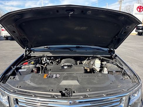 Used 2020 Chevrolet Suburban Premier image 31