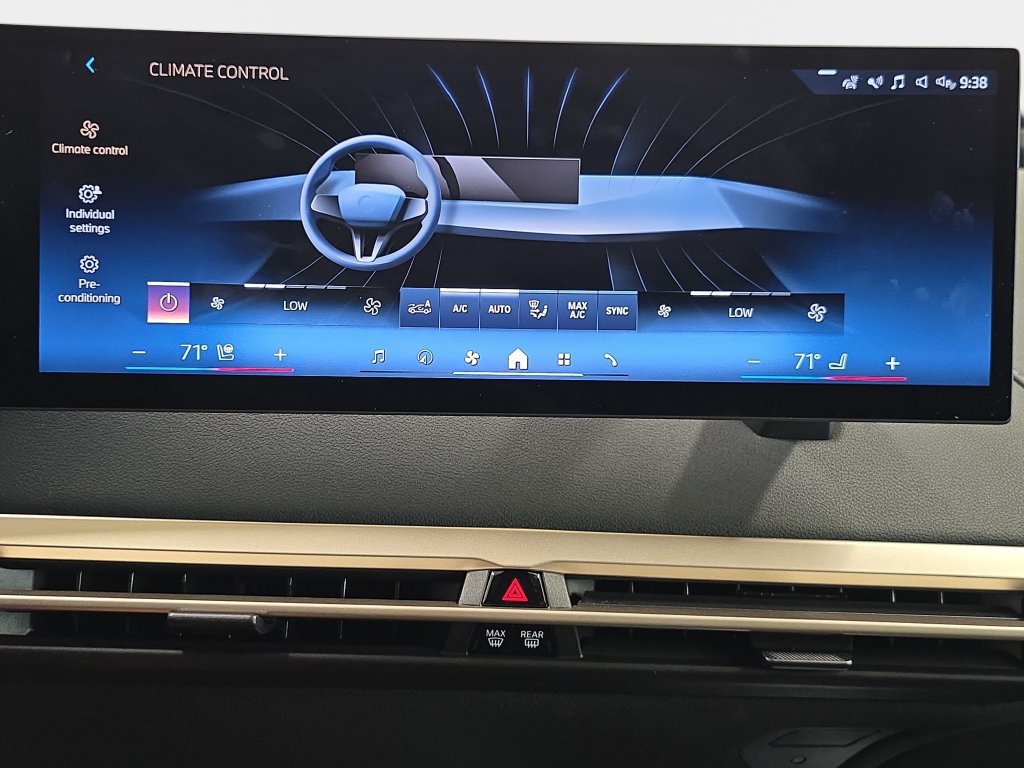 Certified 2024 BMW iX xDrive50 w/ Premium Package AWD/4WD image 25