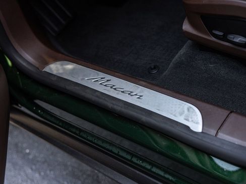 Certified 2025 Porsche Macan Electric RWD image 20