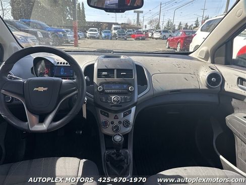 Used 2012 Chevrolet Sonic LT image 15
