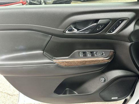 Used 2022 GMC Acadia Denali w/ Denali Technology Package image 31