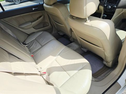Used 2004 Honda Accord EX image 12