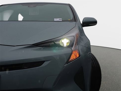 Used 2017 Toyota Prius Four image 36