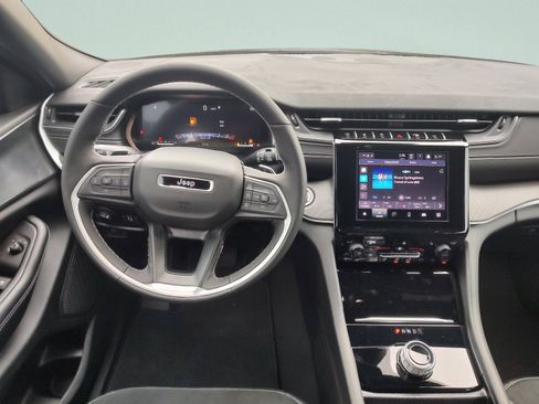 New 2025 Jeep Grand Cherokee L Altitude RWD image 10