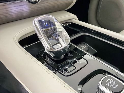 Certified 2023 Volvo XC90 B6 Ultimate w/ Protection Package Premier image 17