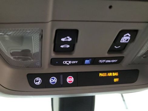 Used 2019 Chevrolet Equinox LT w/ Sun & Navigation Package AWD/4WD image 20