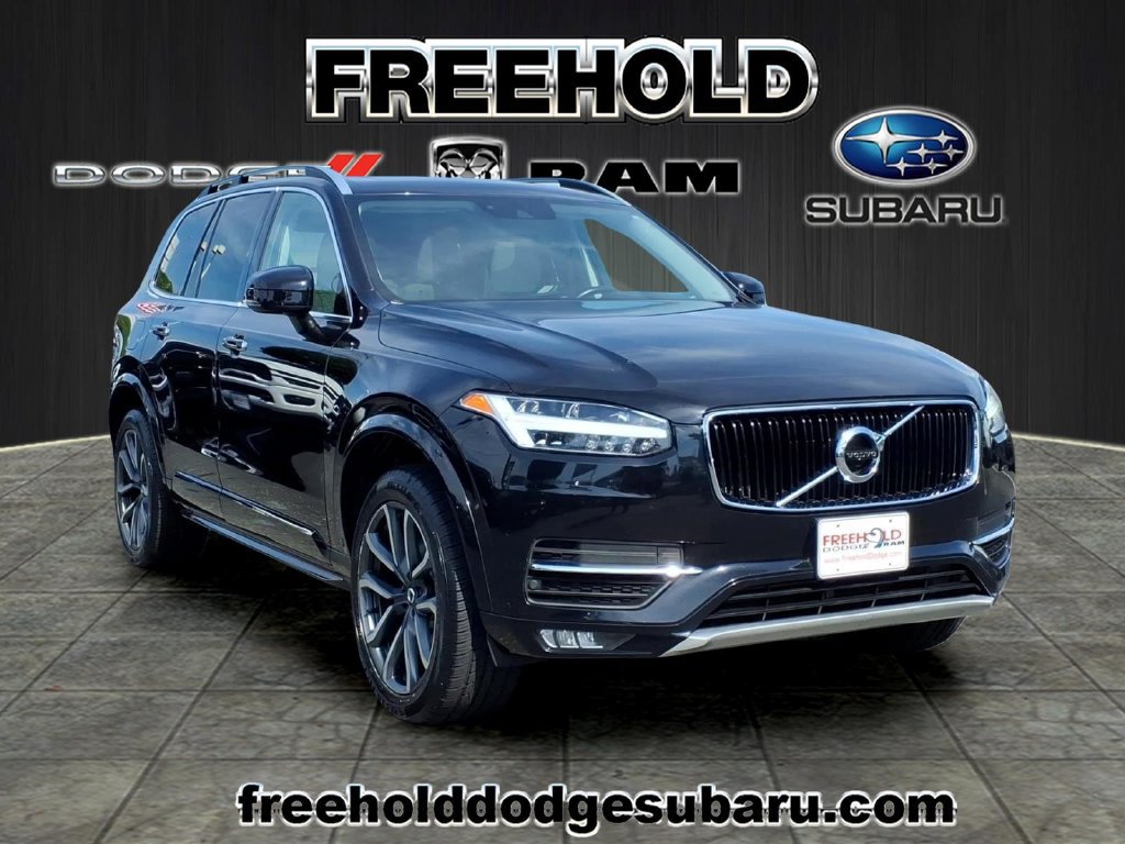 Used 2019 Volvo XC90 T5 Momentum w/ Multimedia Package AWD/4WD image 1