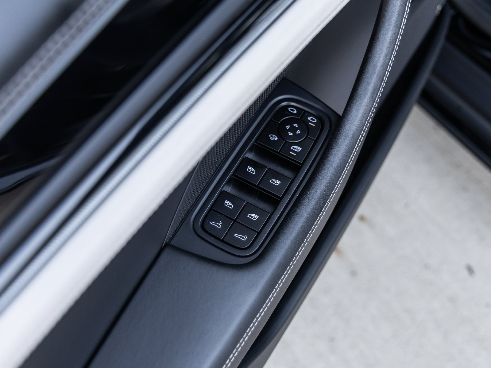 Certified 2024 Porsche Panamera RWD image 20