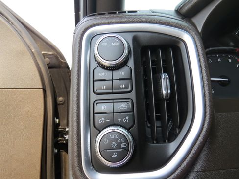 Used 2022 GMC Sierra 1500 SLT w/ SLT Premium Plus Package AWD/4WD image 29