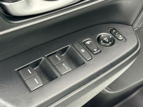 Used 2018 Honda CR-V Touring image 29